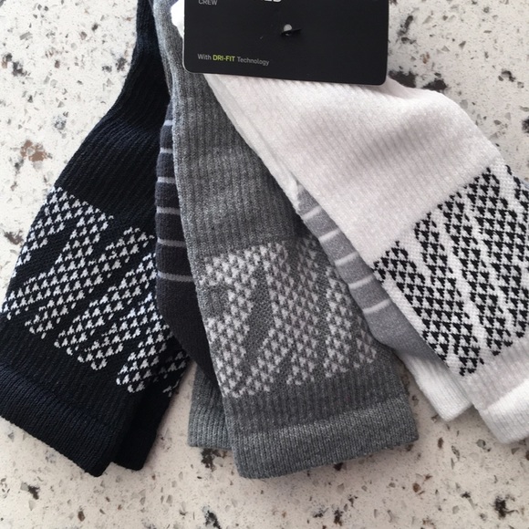 Nike Accessories - Nike 3pairs in pk. Dry Cushioned Crew Training.